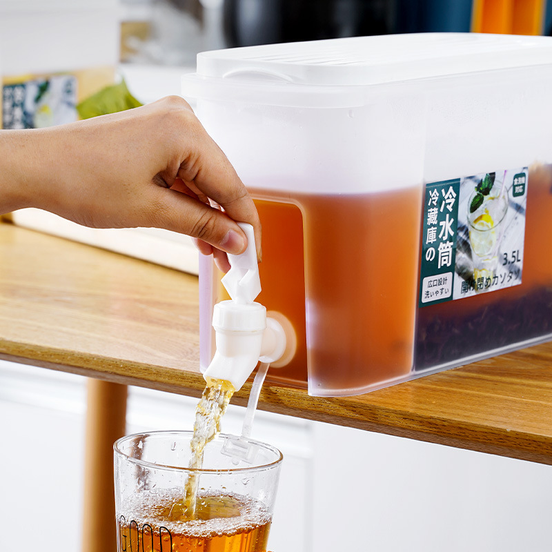 Cold Water Pitcher for Commercial Kitchens