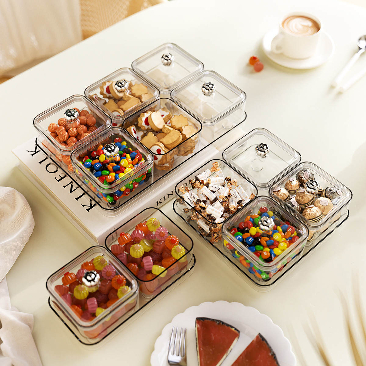 Light Luxury Dried Fruit Plate New Year's Goods Sealed Moisture-proof Compartment Large Capacity Snacks Dessert Candy Storage Box.