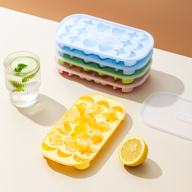 Creative Cartoon Soft Bottom Silicone Small Ice Cube Box