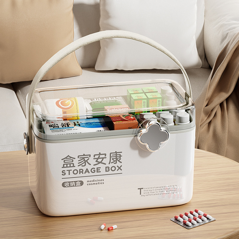 Four-leaf Clover Buckle and Leather Handle Details on the Medicine Organizer